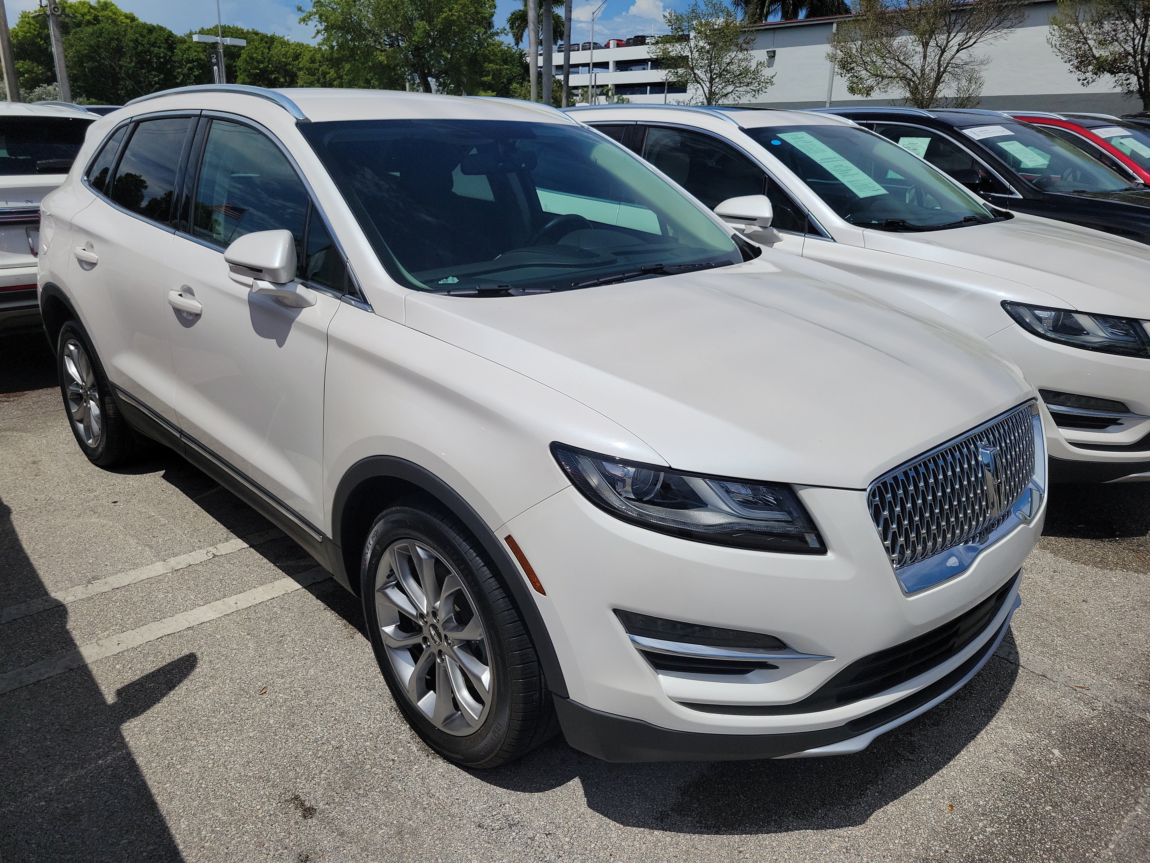 Used 2019 Lincoln MKC Select w/ Select Plus Package FWD image 2