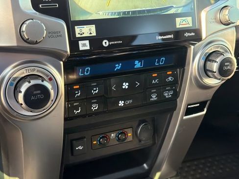 Used 2024 Toyota 4Runner Limited AWD/4WD image 21