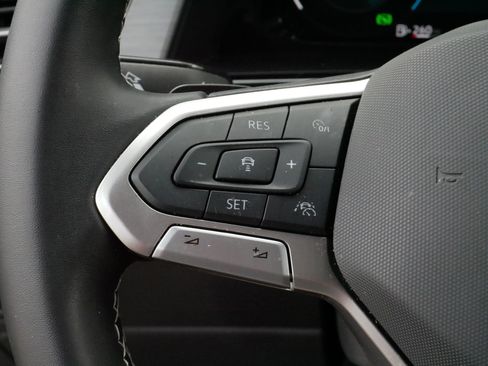 Used 2024 Volkswagen Atlas Cross Sport SE AWD/4WD image 26