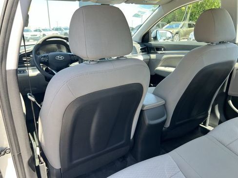 Used 2019 Hyundai Elantra SEL FWD image 32