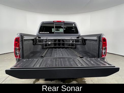 Used 2020 Nissan Frontier SV image 11