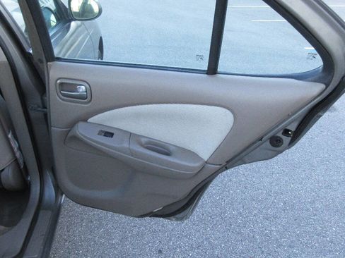 Used 2004 Nissan Sentra S image 22