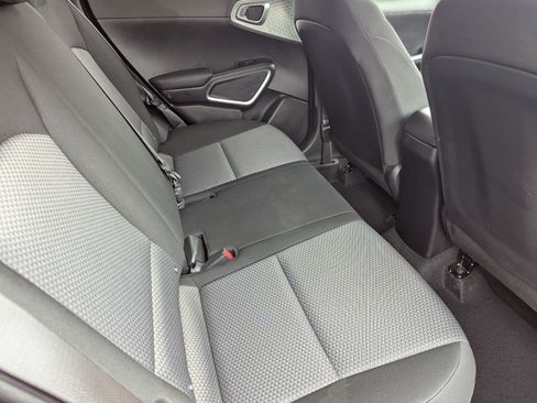 Certified 2025 Kia Soul LX w/ LX Technology Package FWD image 11