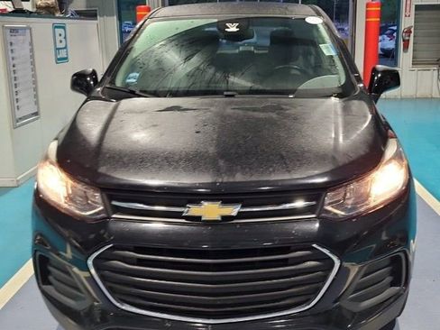 Used 2018 Chevrolet Trax LS w/ LPO, Protection Package AWD/4WD image 6