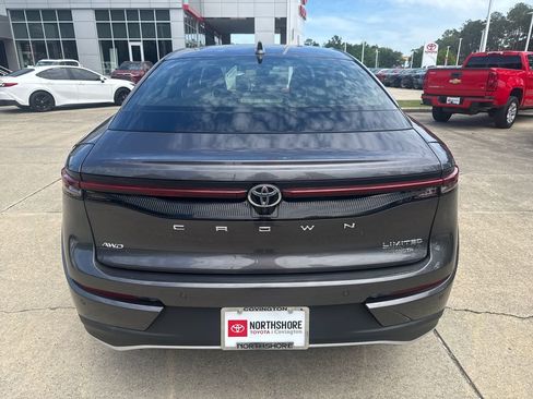 Certified 2023 Toyota Crown AWD/4WD image 5