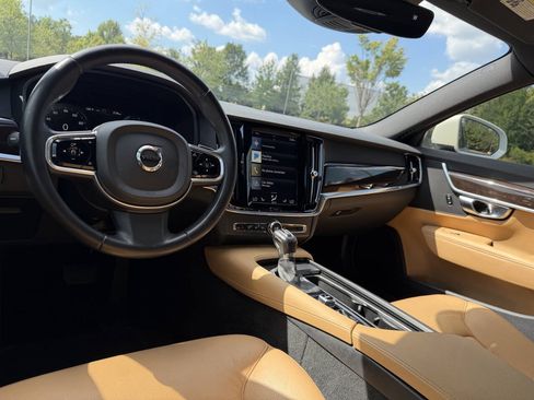 Used 2017 Volvo S90 T5 Momentum w/ Convenience Package FWD image 21