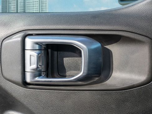 Used 2018 Jeep Wrangler Unlimited Sport image 26