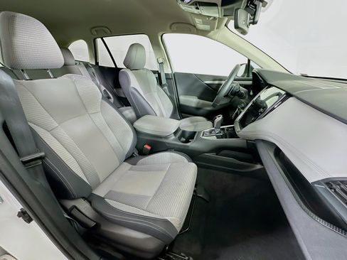 Used 2025 Subaru Outback Premium image 28