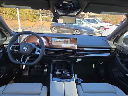 New 2026 BMW 530i xDrive w/ M Sport Package AWD/4WD image 18