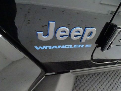 Certified 2025 Jeep Wrangler Unlimited Sahara AWD/4WD image 24