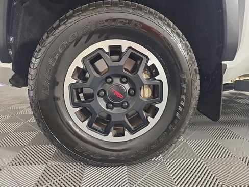 Used 2024 Toyota Tacoma TRD Off-Road AWD/4WD image 7