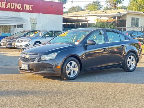 Used 2014 Chevrolet Cruze LT FWD image 2
