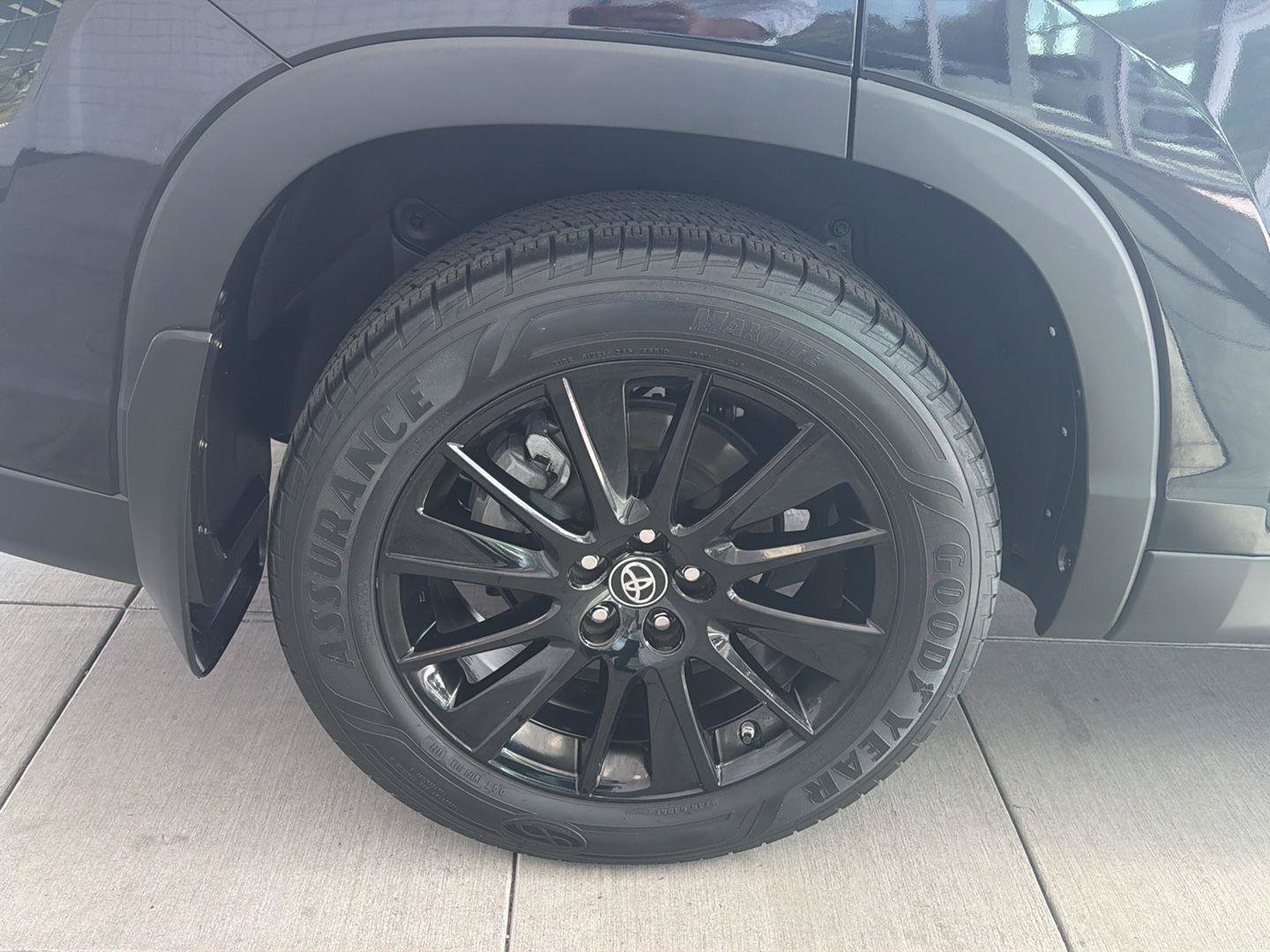 Used 2019 Toyota Highlander SE AWD/4WD image 11