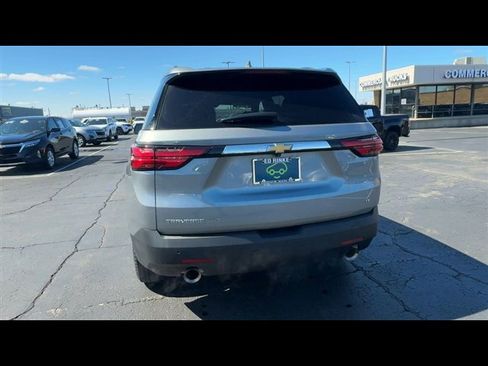 Used 2023 Chevrolet Traverse LT image 7
