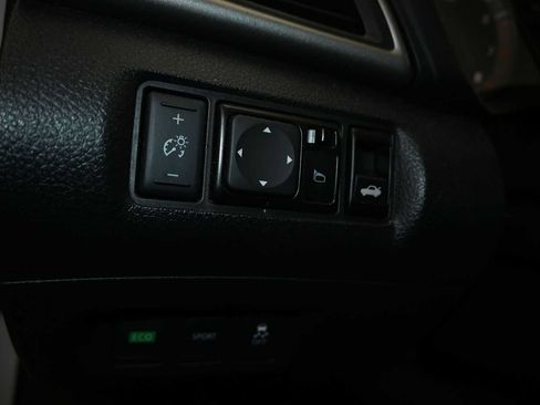 Used 2014 Nissan Sentra SR w/ SR Driver Package FWD image 16