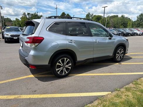 Used 2023 Subaru Forester Limited AWD/4WD image 5
