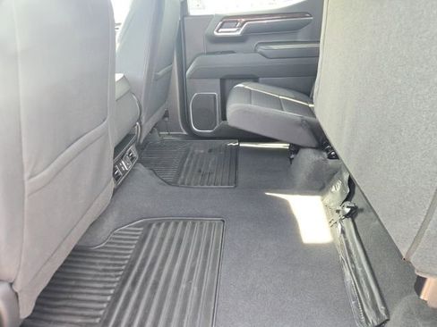 Used 2024 GMC Sierra 1500 SLE w/ Preferred Package image 40