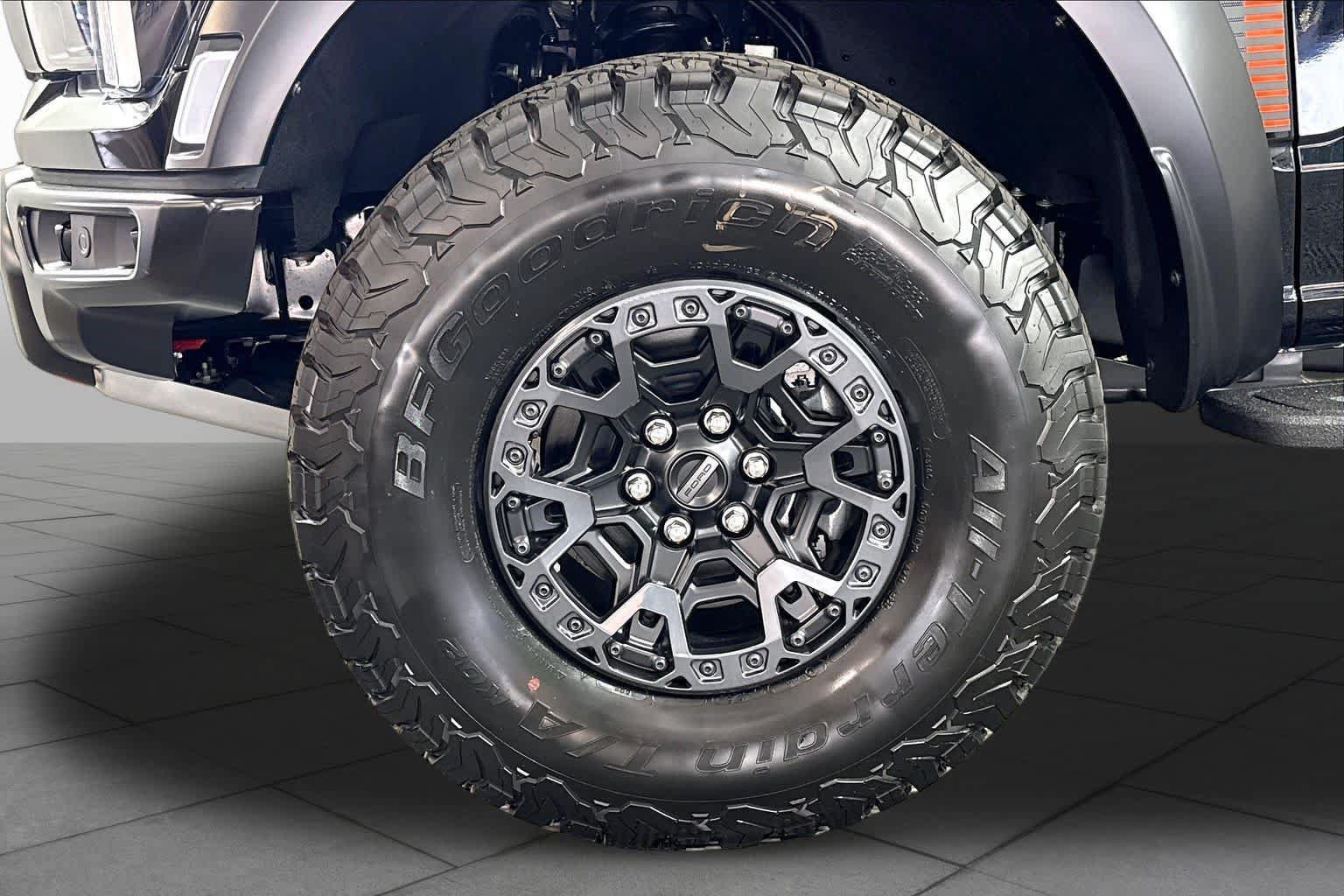 New 2026 Ford F150 Raptor w/ Equipment Group 803A Raptor R AWD/4WD image 11