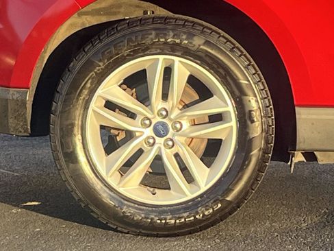 Used 2016 Ford Edge SEL w/ Equipment Group 201A image 29