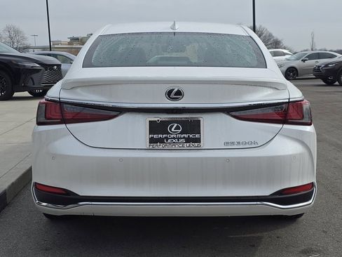 Certified 2024 Lexus ES 300h w/ Accessory Package (Z1) image 29