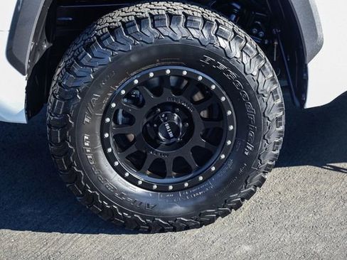 Used 2022 Toyota Tundra Limited image 9