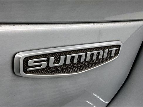 Used 2023 Jeep Grand Cherokee L Summit AWD/4WD image 9