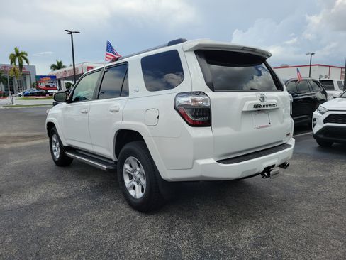 Used 2022 Toyota 4Runner SR5 RWD image 10