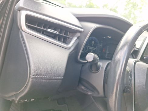 Used 2023 Toyota Corolla Cross XLE FWD image 18