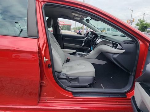 Certified 2020 Toyota Camry SE w/ Carpet Mat Package FWD image 10