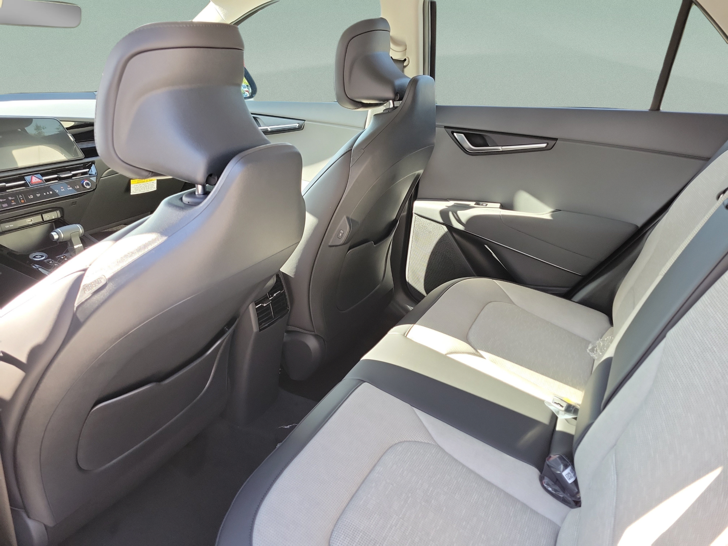 New 2026 Kia Niro SX Touring FWD image 5