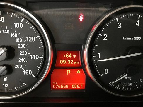 Used 2010 BMW 328i xDrive Sedan image 23