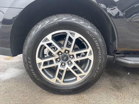 Used 2025 Ford Expedition Active image 47