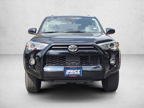 Used 2022 Toyota 4Runner SR5 RWD image 2