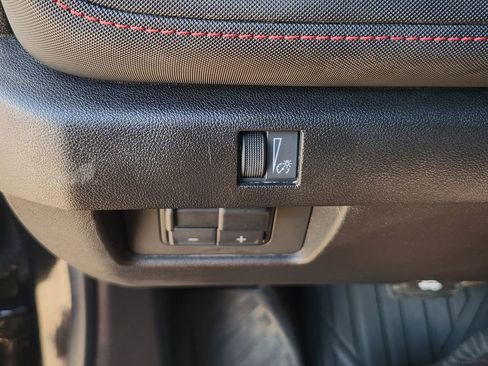 Used 2023 Chevrolet Colorado Z71 w/ Z71 Convenience Package 2 image 28