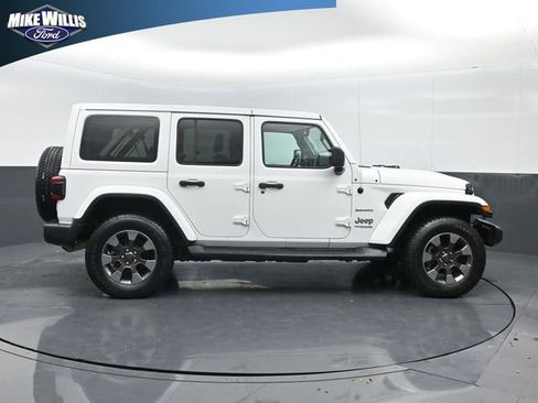 Used 2018 Jeep Wrangler Unlimited Sahara image 8