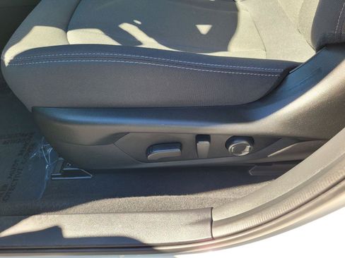 Certified 2025 Subaru Crosstrek 2.5i Premium AWD/4WD image 21