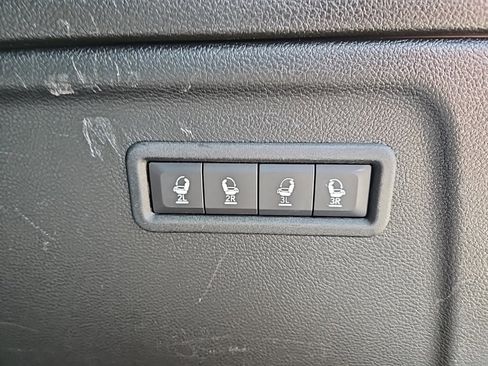 Used 2024 Jeep Wagoneer L Series III w/ Flexible Seating Group image 29