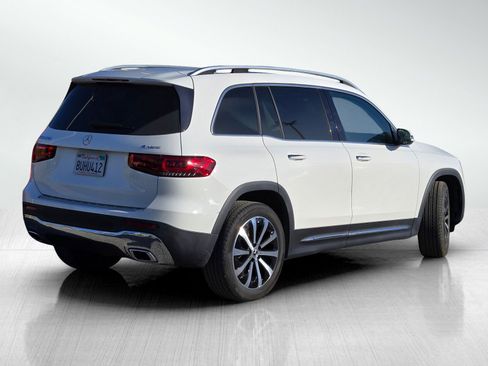 Used 2021 Mercedes-Benz GLB 250 4MATIC image 4