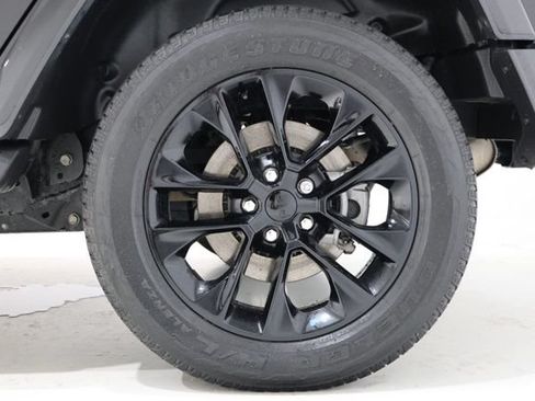 Used 2023 Jeep Wrangler Unlimited Sahara w/ Cold Weather Group AWD/4WD image 9