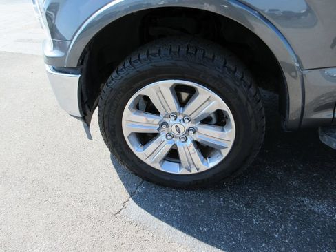 Used 2019 Ford F150 Lariat w/ Equipment Group 502A Luxury AWD/4WD image 15