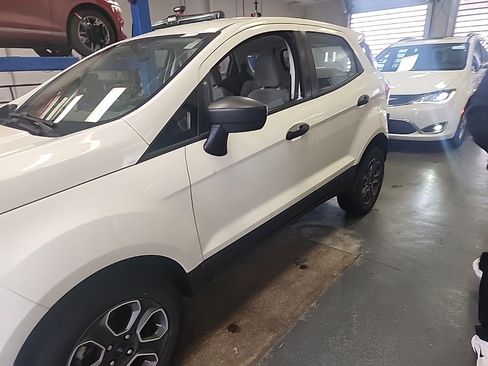 Certified 2022 Ford EcoSport S image 2