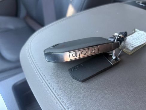 Used 2026 Kia Carnival FWD image 27