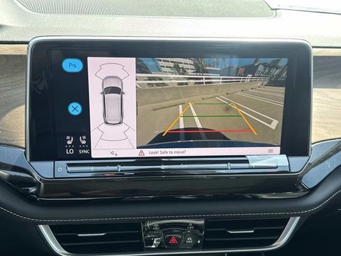 New 2026 Volkswagen Atlas SE FWD image 28