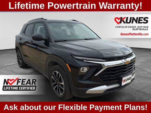 Used 2025 Chevrolet TrailBlazer LT FWD image 1