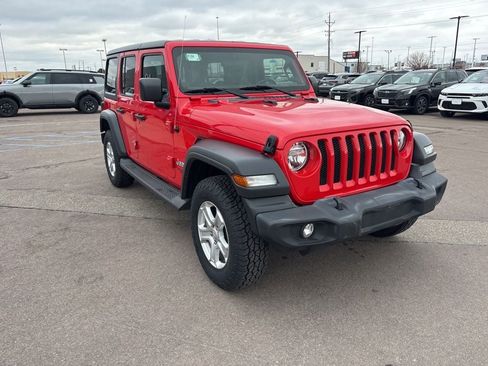 Used 2019 Jeep Wrangler Unlimited Sport S AWD/4WD image 3