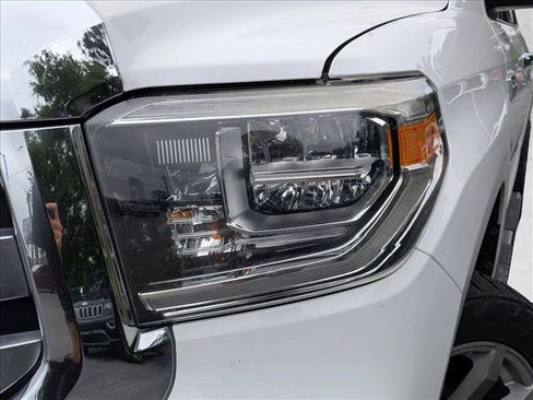 Used 2018 Toyota Tundra Limited w/ Limited Premium Package RWD image 2
