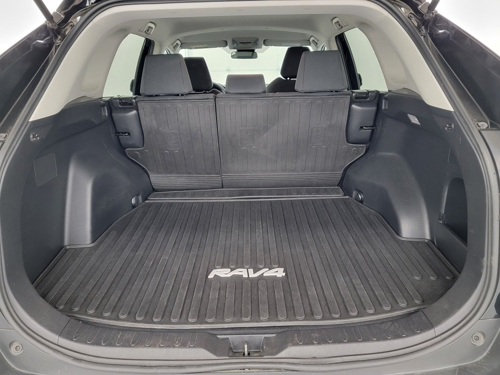Used 2020 Toyota RAV4 LE w/ All Weather Liner Package AWD/4WD image 26