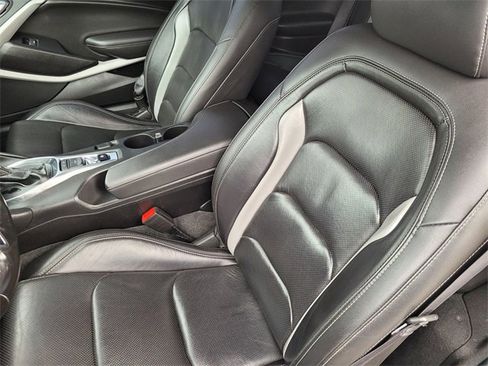 Used 2019 Chevrolet Camaro LT image 8