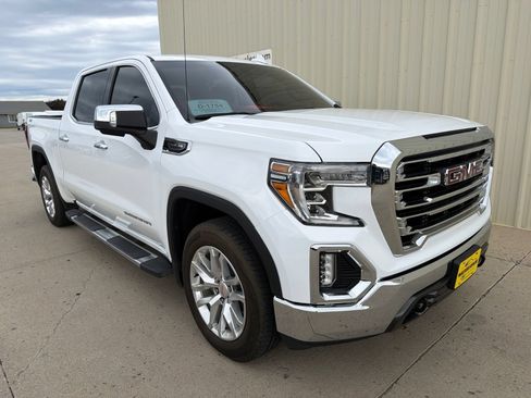 Used 2019 GMC Sierra 1500 SLT w/ X31 Off-Road Package AWD/4WD image 2