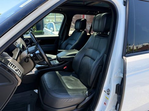 Used 2019 Land Rover Range Rover HSE AWD/4WD image 2